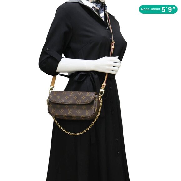 Louis Vuitton Ivy Monogram Canvas Wallet on Chain Brown - Picture 2 of 13